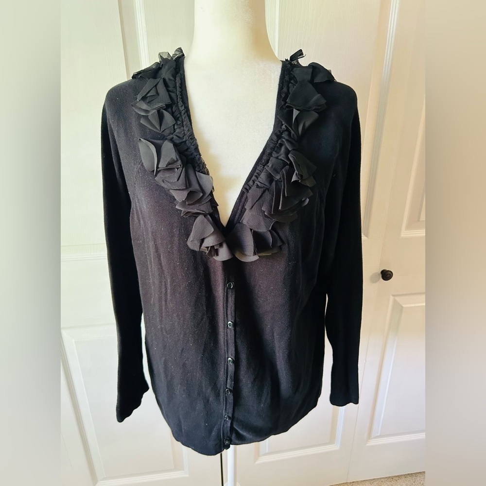 Top Daisy Fuentes woman’s size 2 xlarge black cardigan sweater shirt